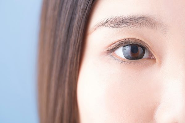 ゼオスキンのハイドラファームに含まれる主成分を徹底解説！目元のお