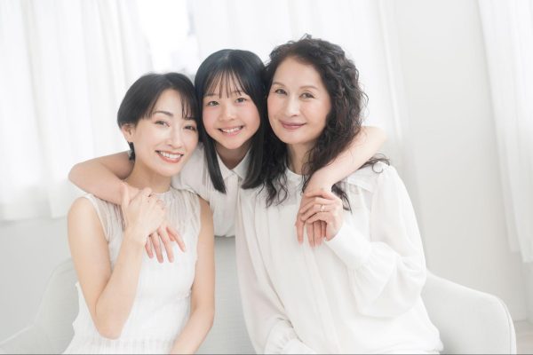 世代の違う女性