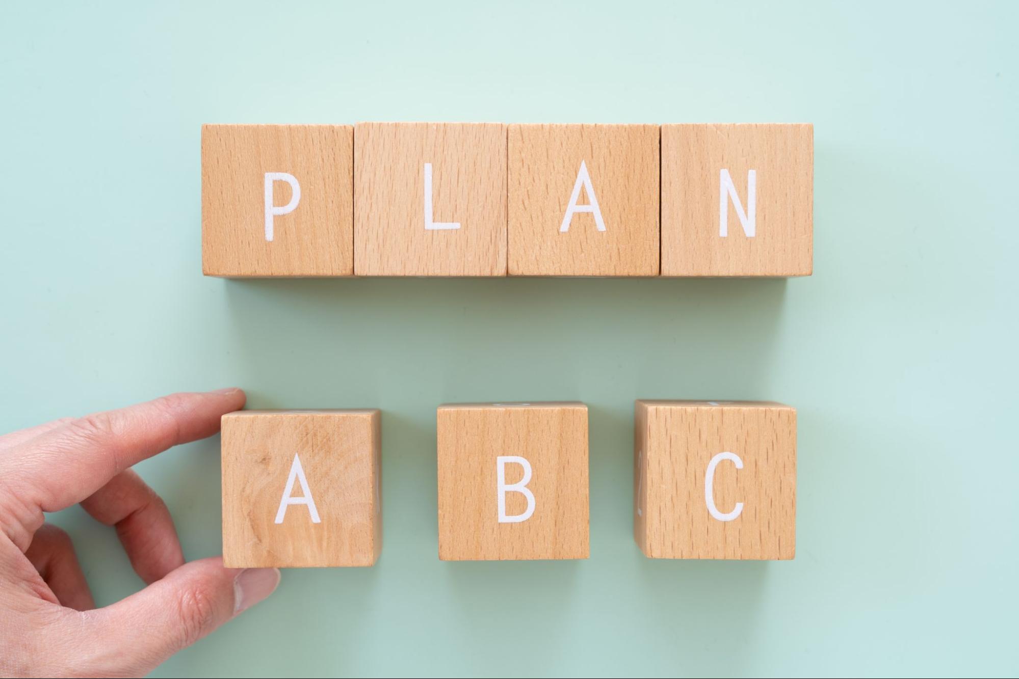 PLANとABCと書かれた木製ブロックの画像