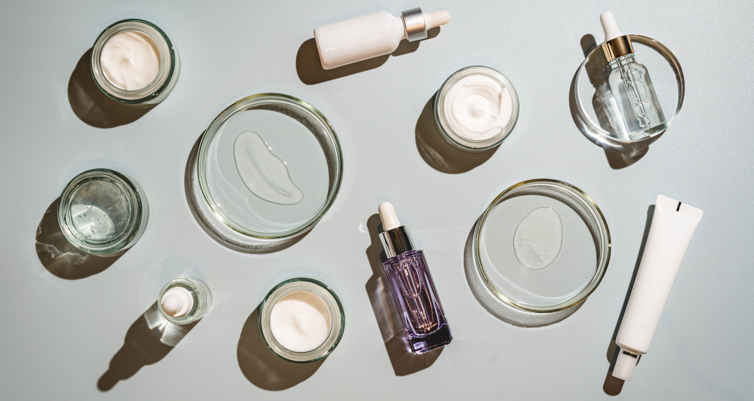 スキンケアが並んでいる様子